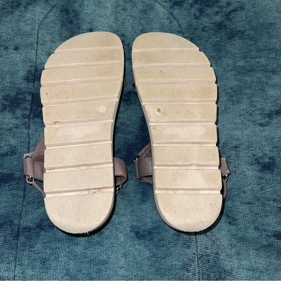 J Slides Grey Strappy Platform Sandals 🩶 - Picture 7 of 9